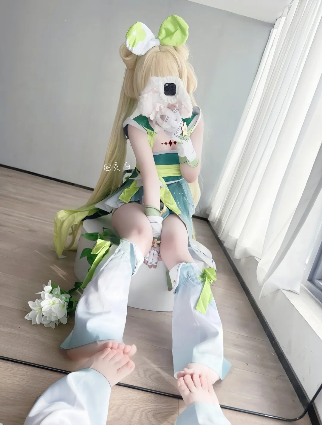 Wuthering Waves, Verina cosplay, Cosplay photography, Anime-style fashion, Mobile game character cosplay