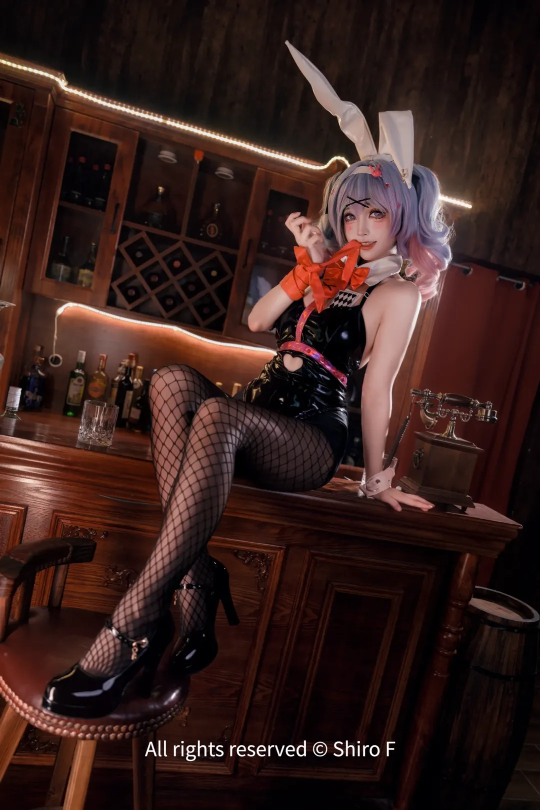 氛围感摄影, 二次元装扮, 黑丝穿搭, 酒吧写真, 兔女郎cos