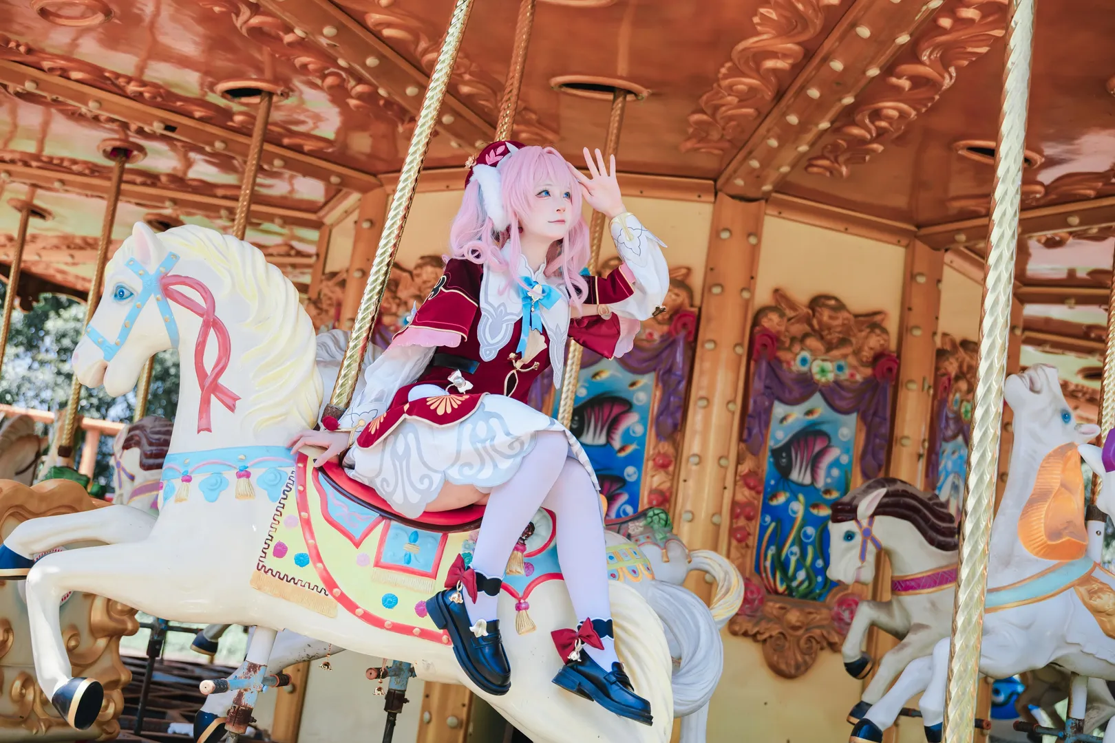 Honkai: Star Rail, Cosplay photography, Hyacinthia cosplay, Merry-go-round, Amusement park location shoot - Image 7