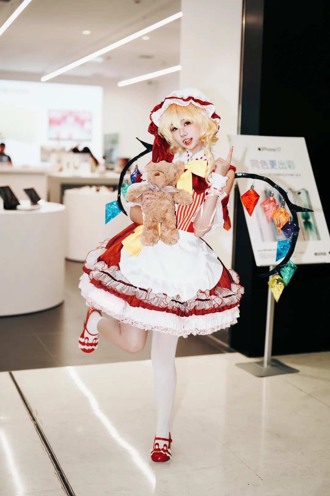 Touhou Project, Anime cosplay, Flandre Scarlet Cosplay, Moe-style outfit, Outdoor photoshoot sharing - Image 1