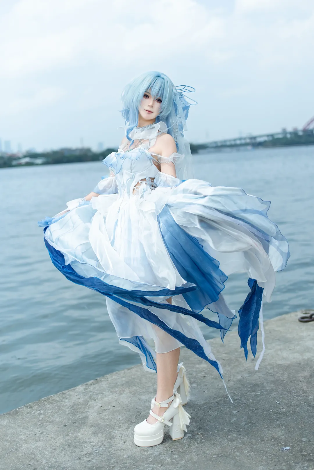 鸣潮, 守岸人cos, 二次元cosplay, cosplay摄影, 水边外景 - 第3张