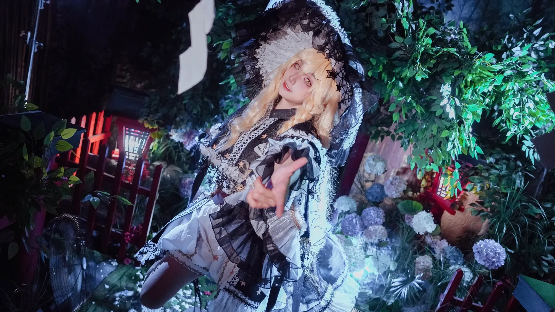 cosplay, 东方project, 雾雨魔理沙cos, 博丽神社, 花丛摄影 - 第5张