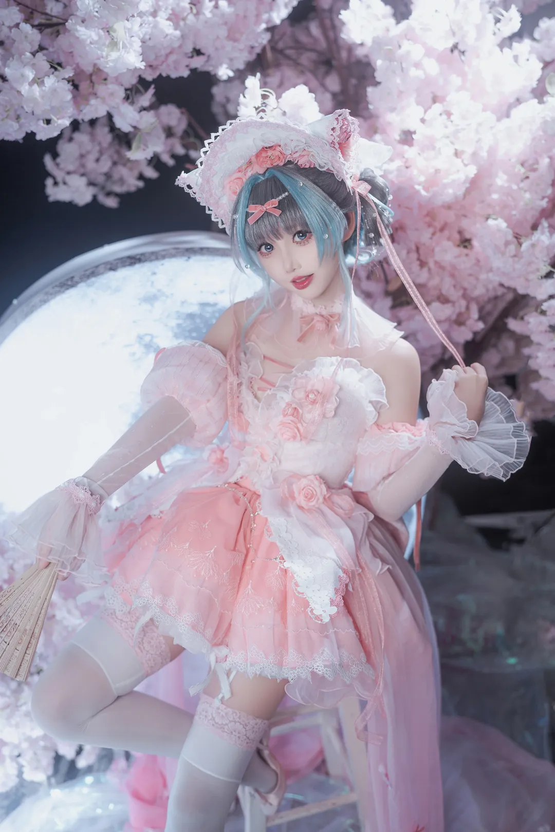 二次元撮影, チェシャー コスプレ, アズールレーン, 桜の背景, ピンク系コスプレ