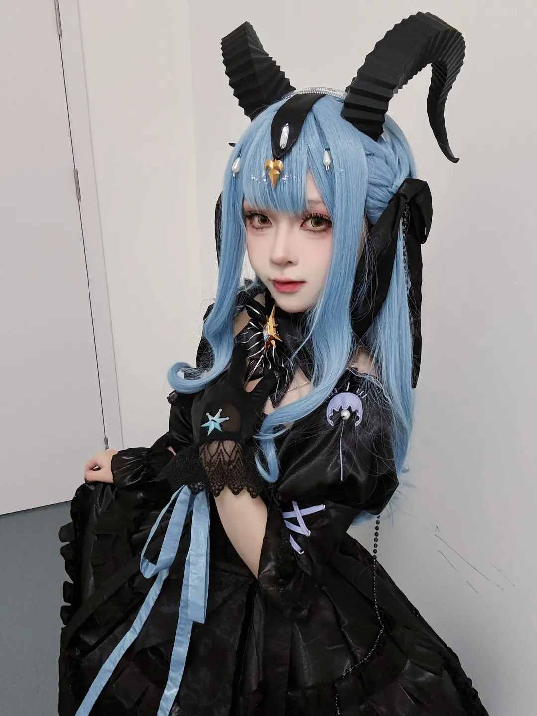 豊川祥子 コスプレ, アニメコスプレ, ゴシック風コスプレ, BanG Dream! It's MyGO!!!!!, 青髪コスプレ - 3枚目