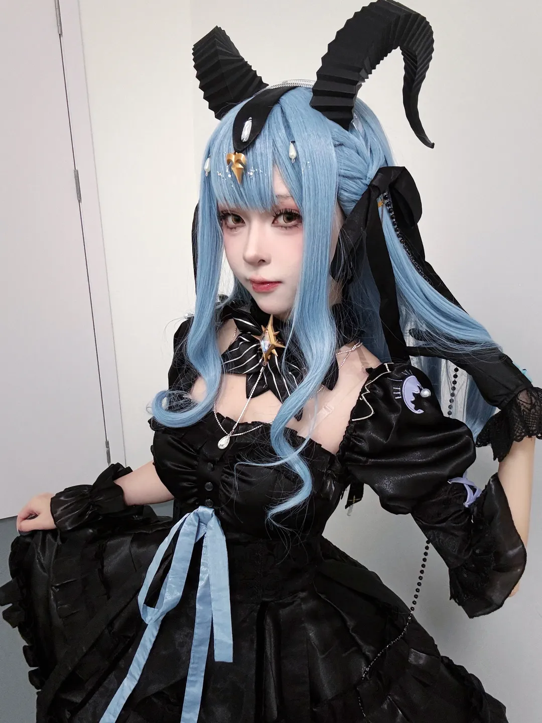 豊川祥子 コスプレ, アニメコスプレ, ゴシック風コスプレ, BanG Dream! It's MyGO!!!!!, 青髪コスプレ - 4枚目