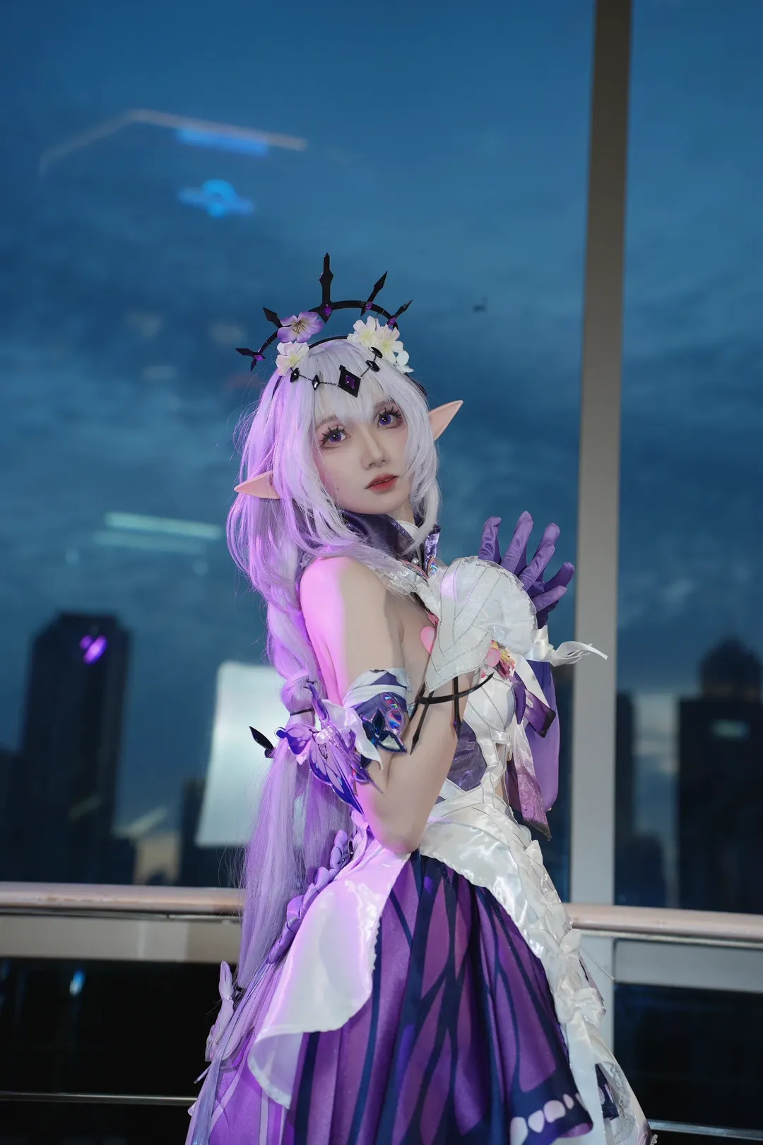 cosplay, Anime-style photography, Honkai: Star Rail, Castorice cosplay, City street photography - Image 5