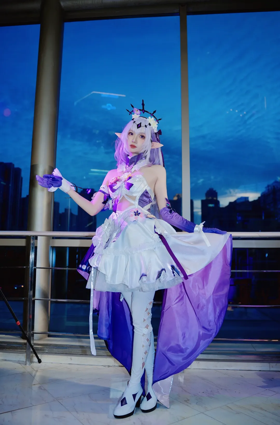 cosplay, Anime-style photography, Honkai: Star Rail, Castorice cosplay, City street photography - Image 6
