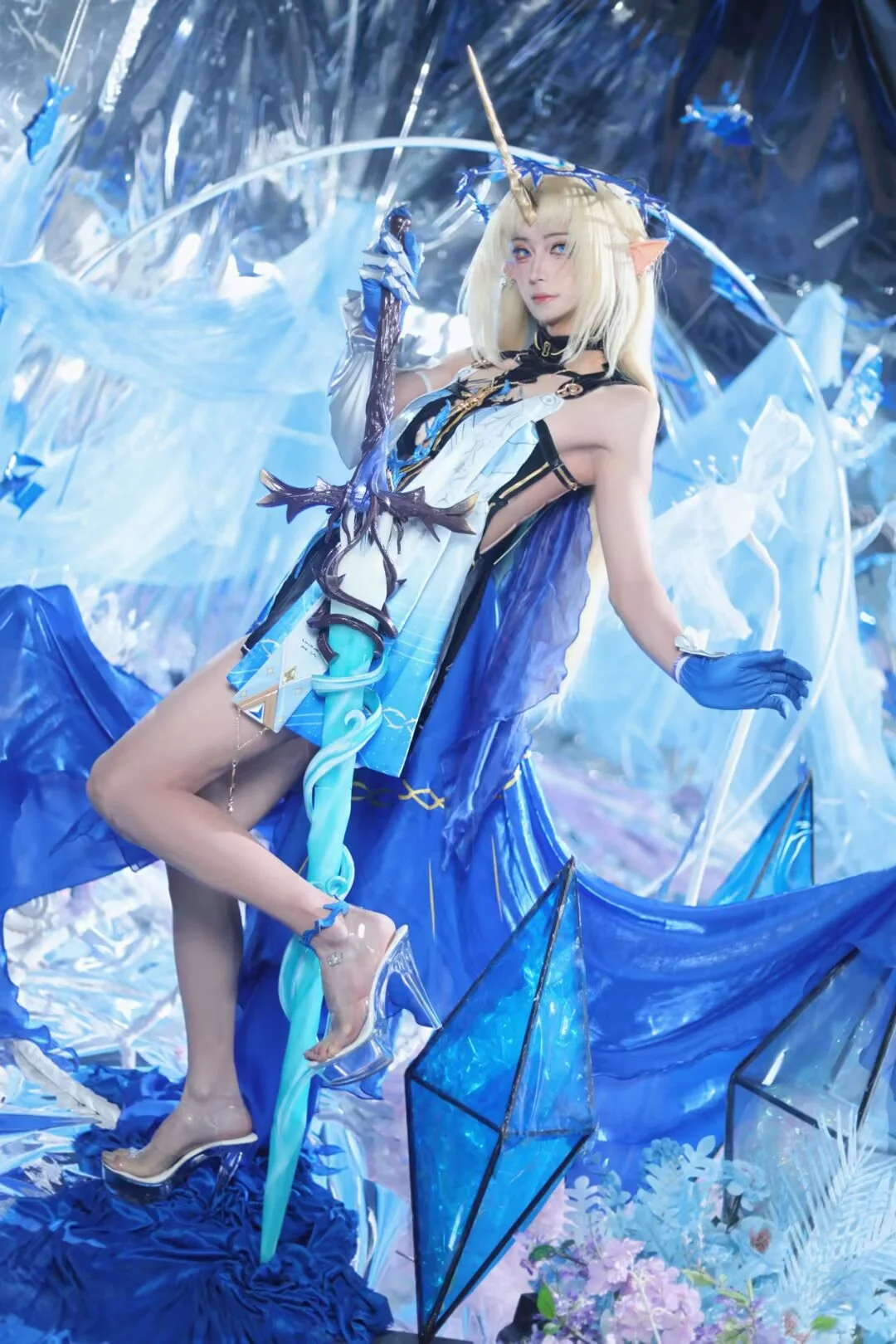 Cosplay摄影, 精灵cosplay, 蓝白配色, 角色扮演写真, 冰晶场景搭建 - 第3张