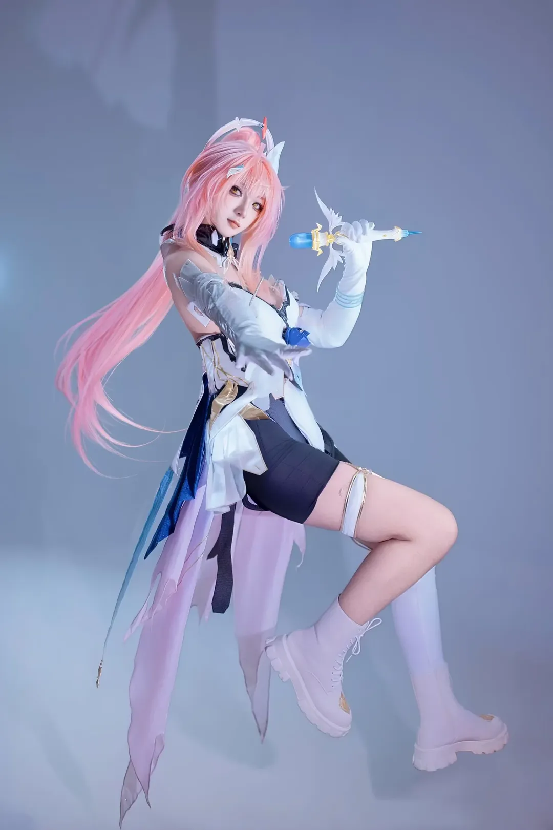 粉色长发, 棚拍, cosplay正片, 元气少女, 悬吊摄影