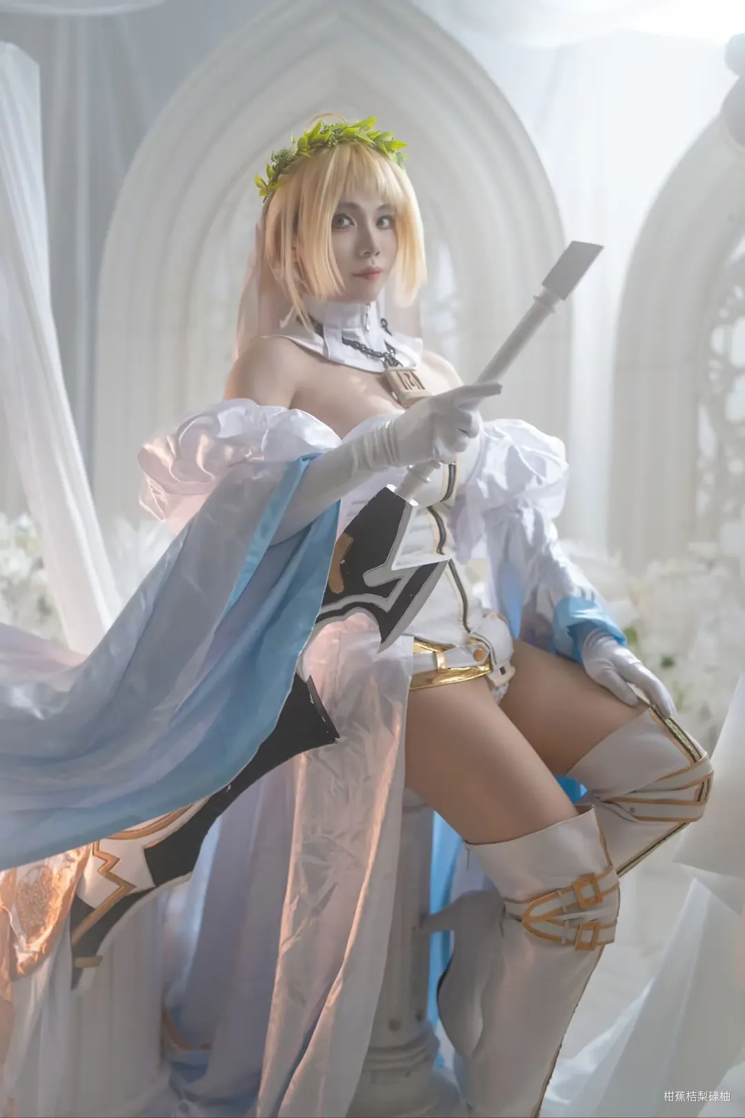 Fate/Grand Order, 阿尔托莉雅cos, cosplay分享, 白枪呆婚纱, 圣骑士造型 - 第1张