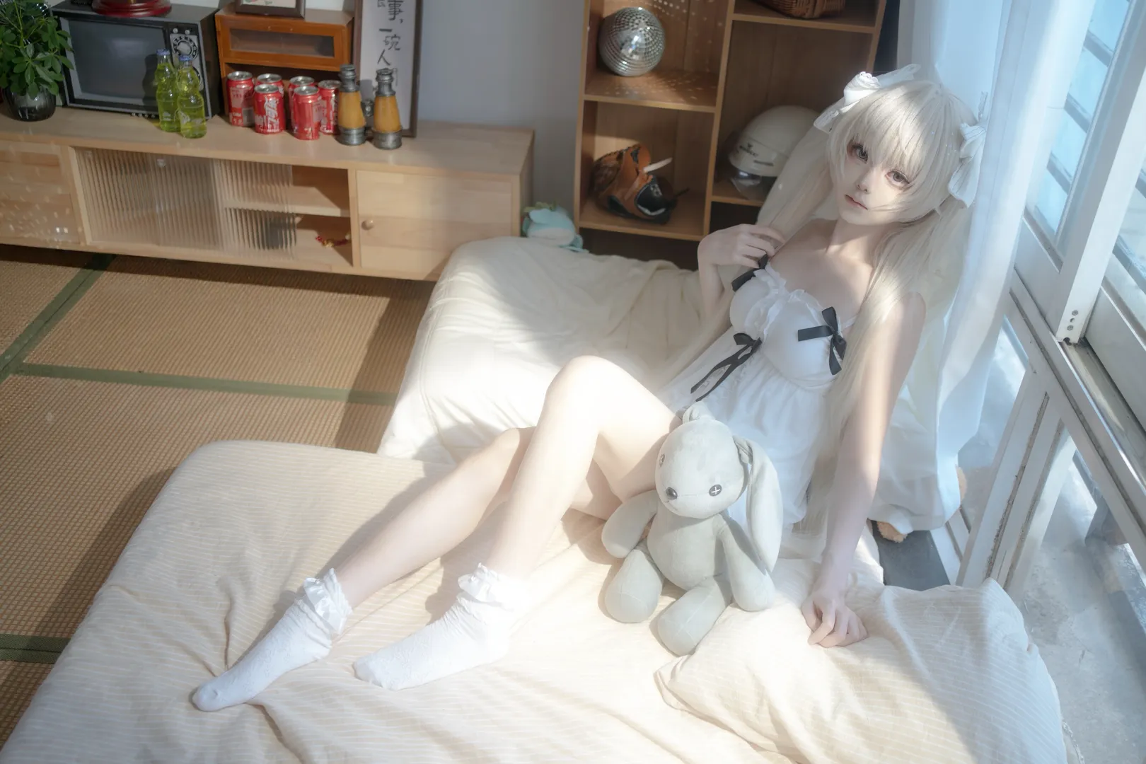 春日野穹cos, 缘之空, cosplay写真, 白毛双马尾, 治愈系氛围 - 第4张