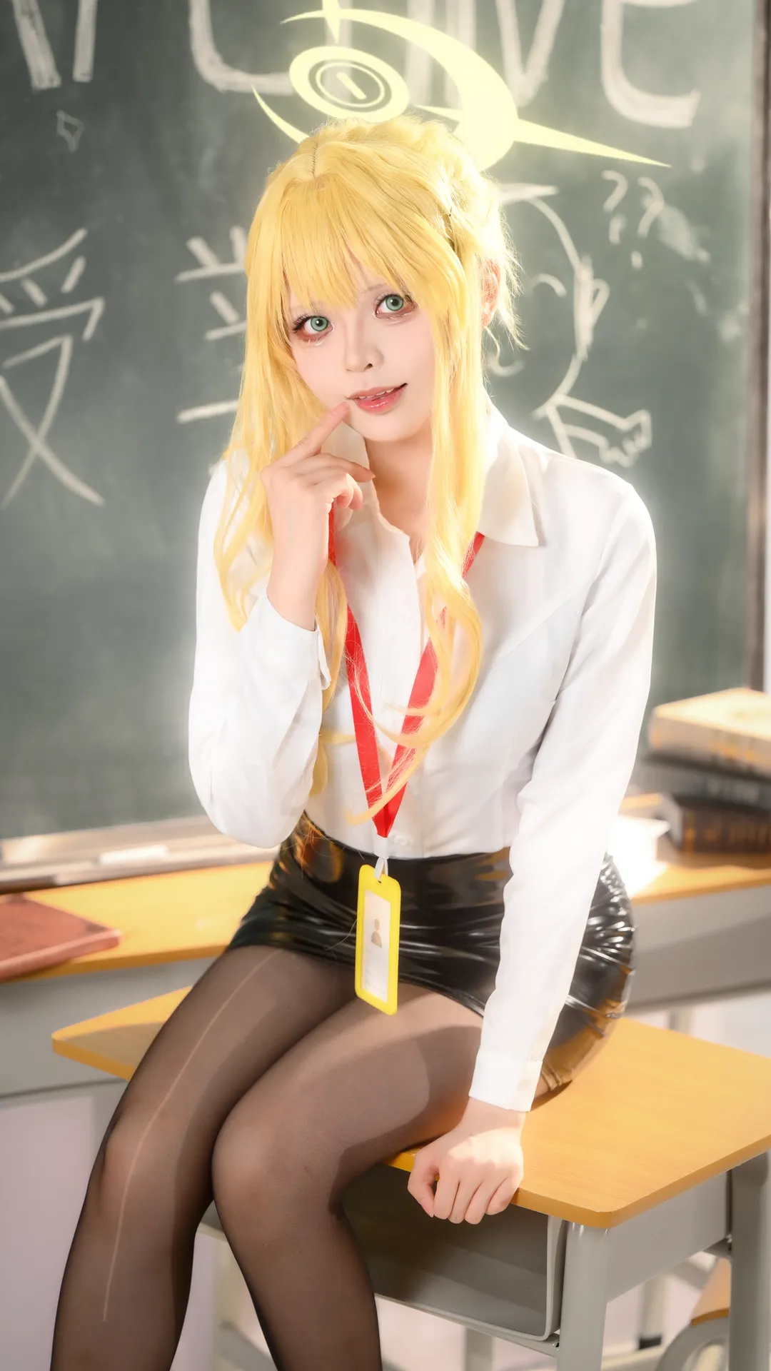 Blue Archive, Campus style, Grinning Professor cosplay, Office Lady uniform, Yellow peach flavored child - Image 3