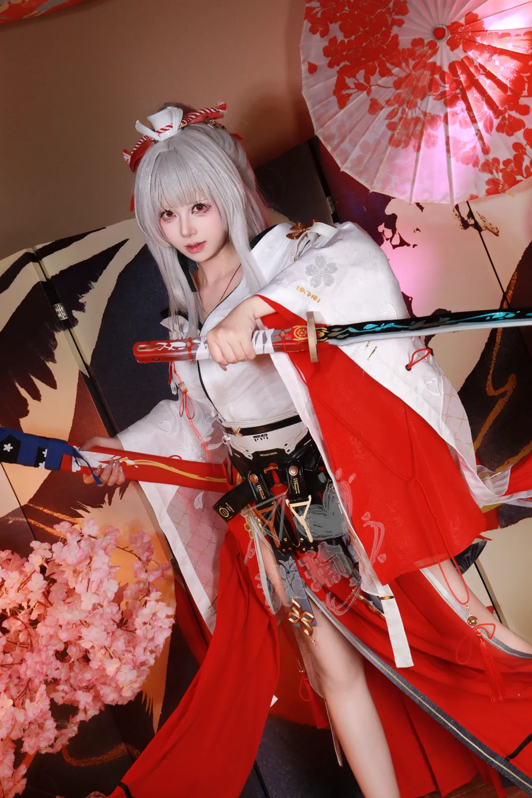 Wuthering Waves, Hiyuki cosplay, Cosplay photography, Anime-style outfit, Ancient-style warrior