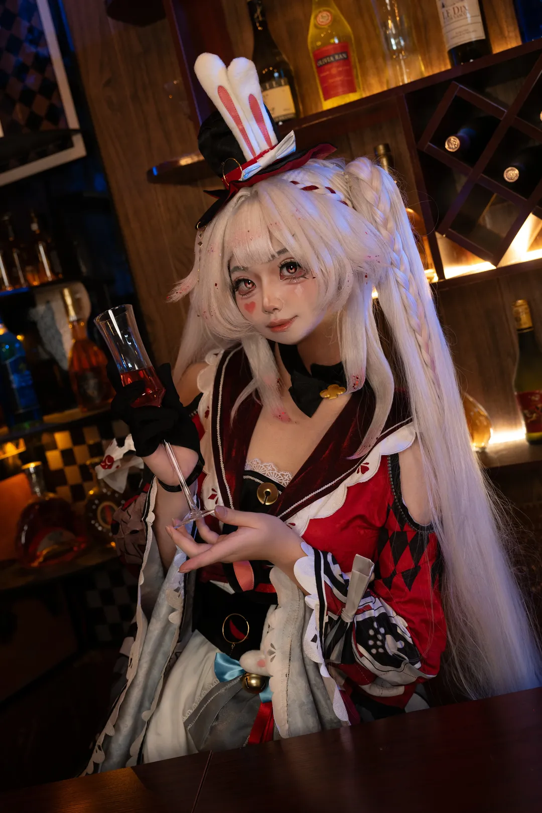 崩坏星穹铁道, 二次元cosplay, 花火cos, 白毛双马尾, 酒吧写真
