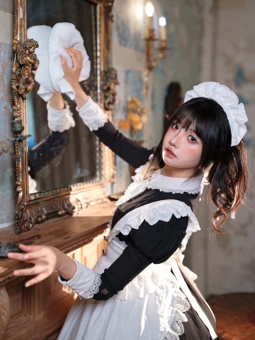 氛围感摄影, 室内写真, cosplay分享, 复古英伦风女仆装, 蕾丝女仆裙 - 第4张