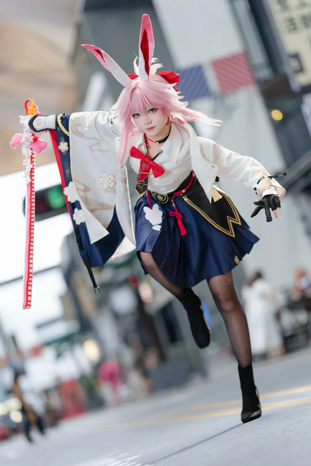 崩坏星穹铁道, 绯英cos, cosplay摄影, 街头外景, 手作道具 - 第3张