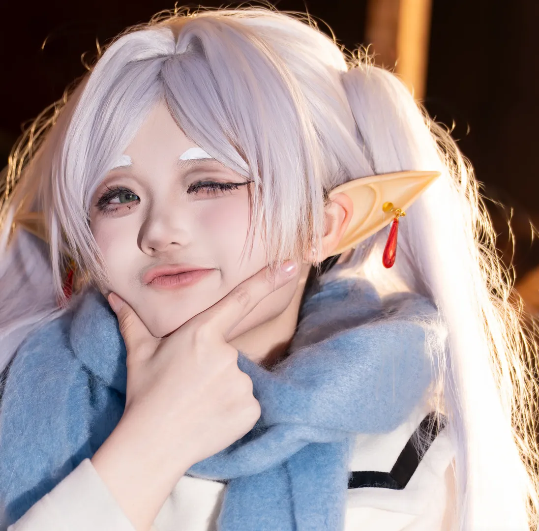 葬送のフリーレン, フリーレン コスプレ, 夜景ポートレートコスプレ, エルフ風メイク, 二次元冬コーデ