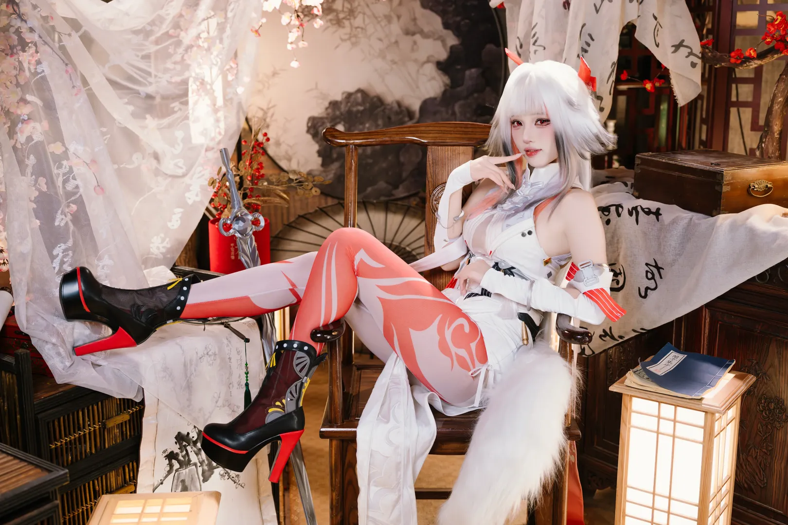 叶瞬光cos, 绝区零, 二次元妆造, cosplay摄影, 白毛红瞳 - 第5张