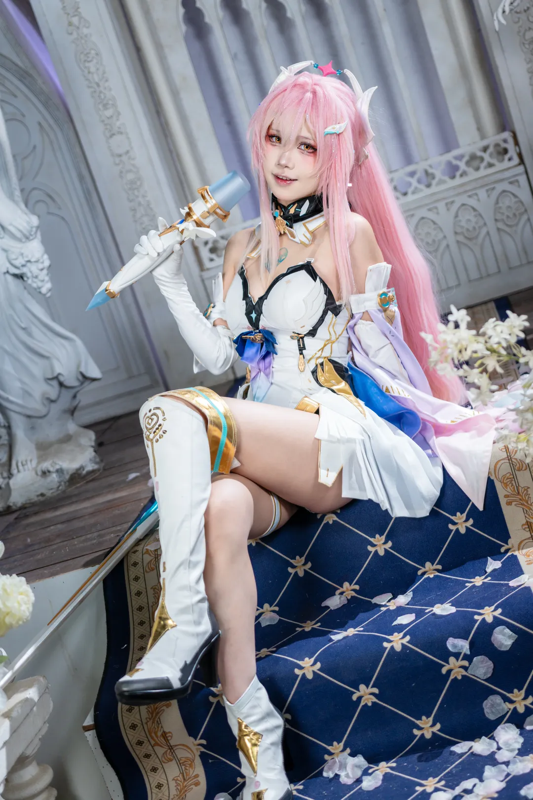 鸣潮, 爱弥斯cos, cosplay摄影, 粉发cosplay, 电子幽灵