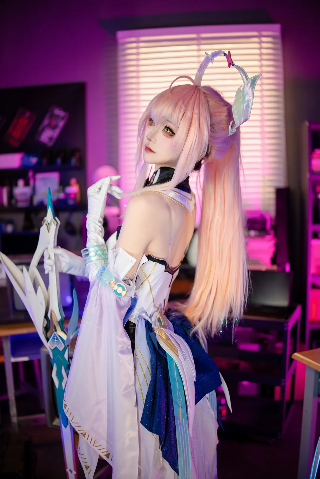 Wuthering Waves, 2D, Aemeath Cosplay, Atmospheric photography, Game cosplay