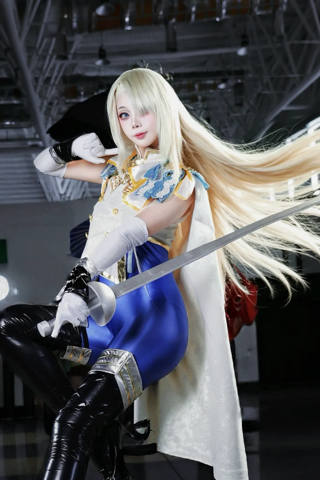 漫展返图, 二次元cosplay, 棕色尘埃2, 威廉明娜cos, 剑士装扮 - 第2张