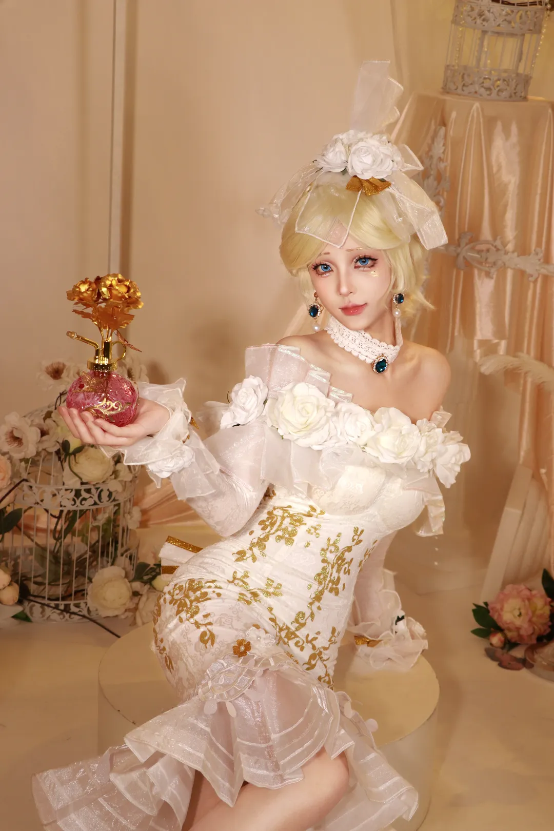 Identity V, Aesthetic, Perfumer cosplay, Vera Nair, Winter vibe