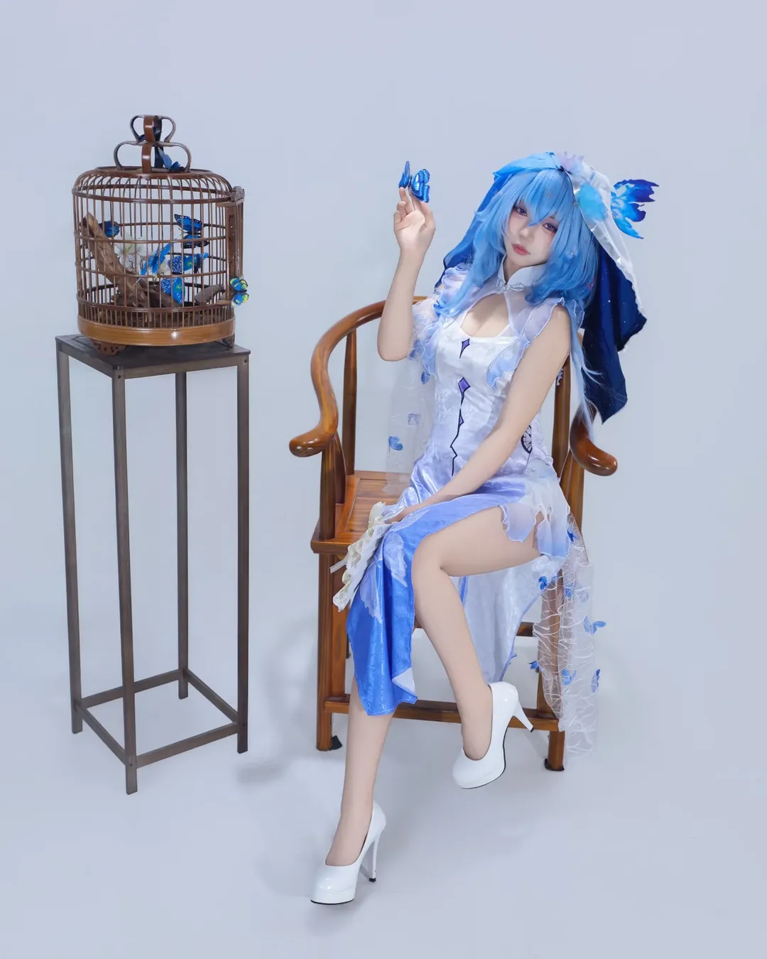 鸣潮, 守岸人cos, 二次元cosplay, 国风幻想, 蓝蝶旗袍