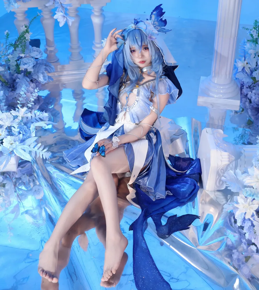 鸣潮, 守岸人cos, cosplay正片, 镜面摄影, 蓝白配色 - 第3张