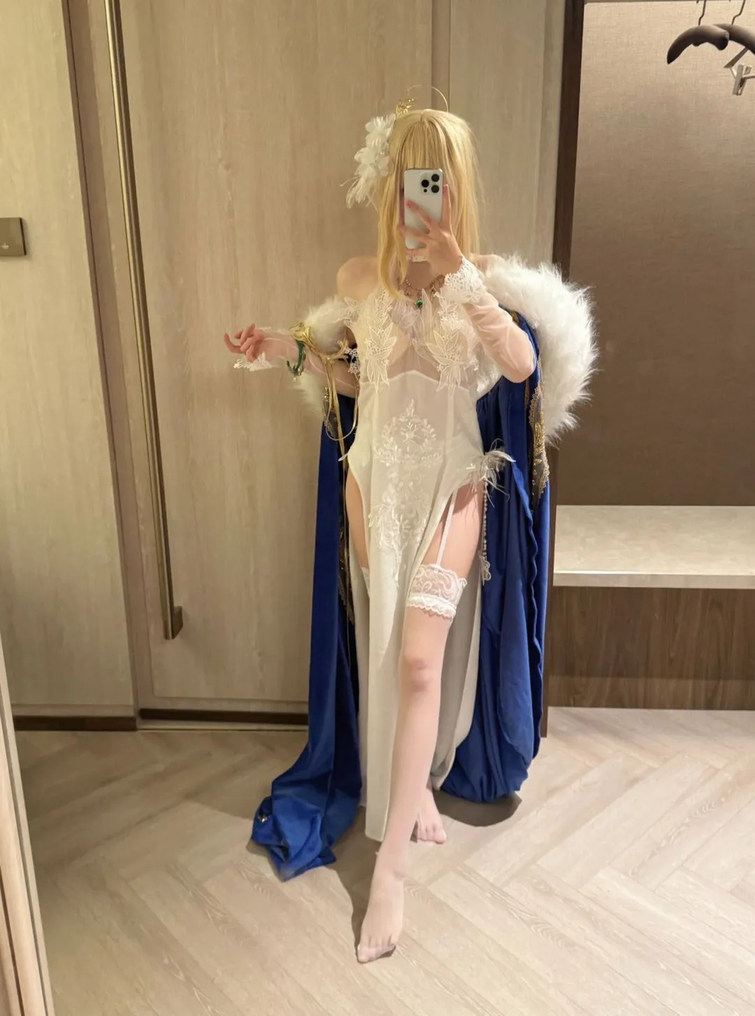 碧蓝航线, 白纱裙, 圣女贞德cos, 毛绒披肩, 蕾丝袜