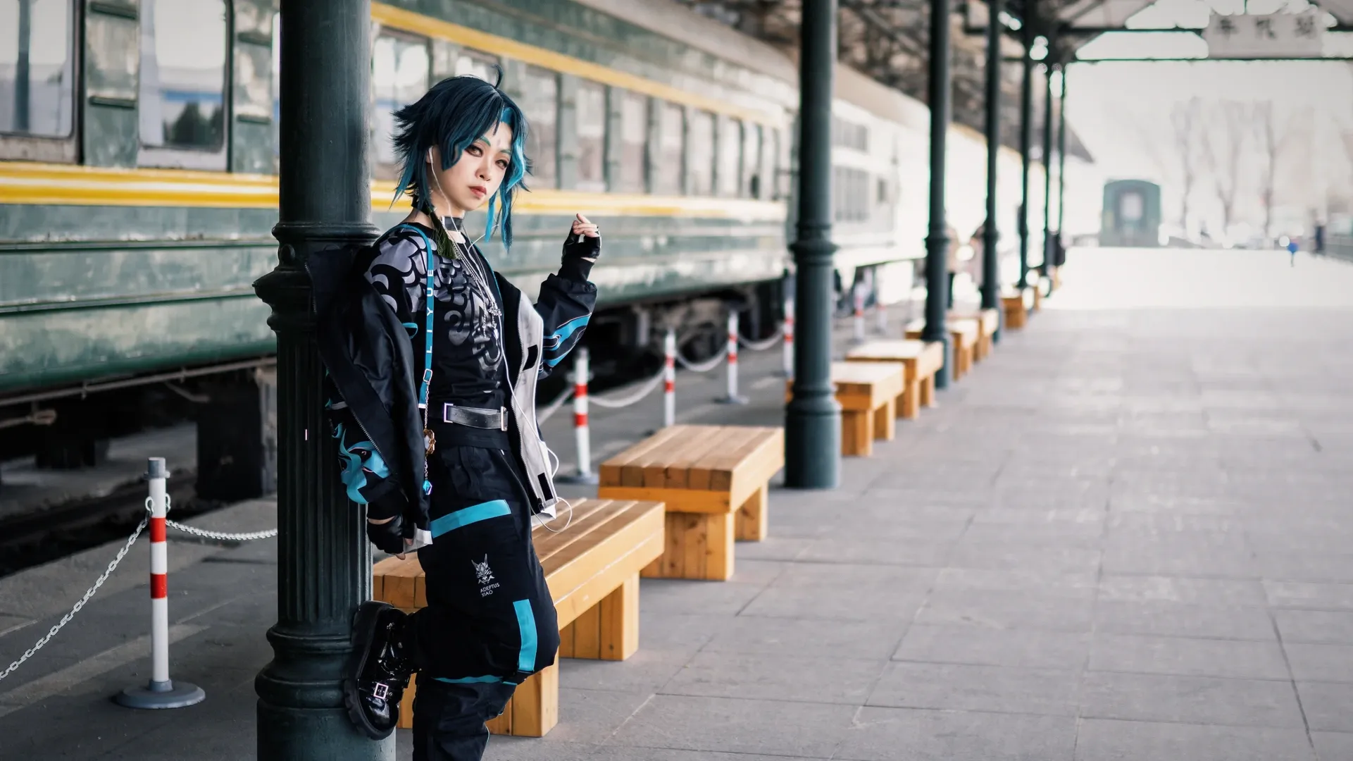 原神, cosplay正片, 机能风穿搭, 魈cos, 铁轨摄影
