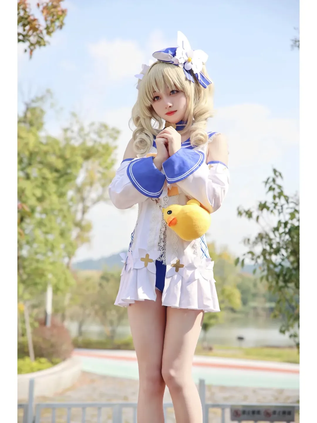原神, 芭芭拉cos, 户外cosplay, 水手服穿搭, 杭州漫展 - 第4张