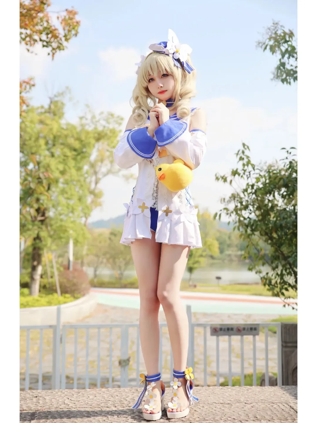 原神, 芭芭拉cos, 户外cosplay, 水手服穿搭, 杭州漫展