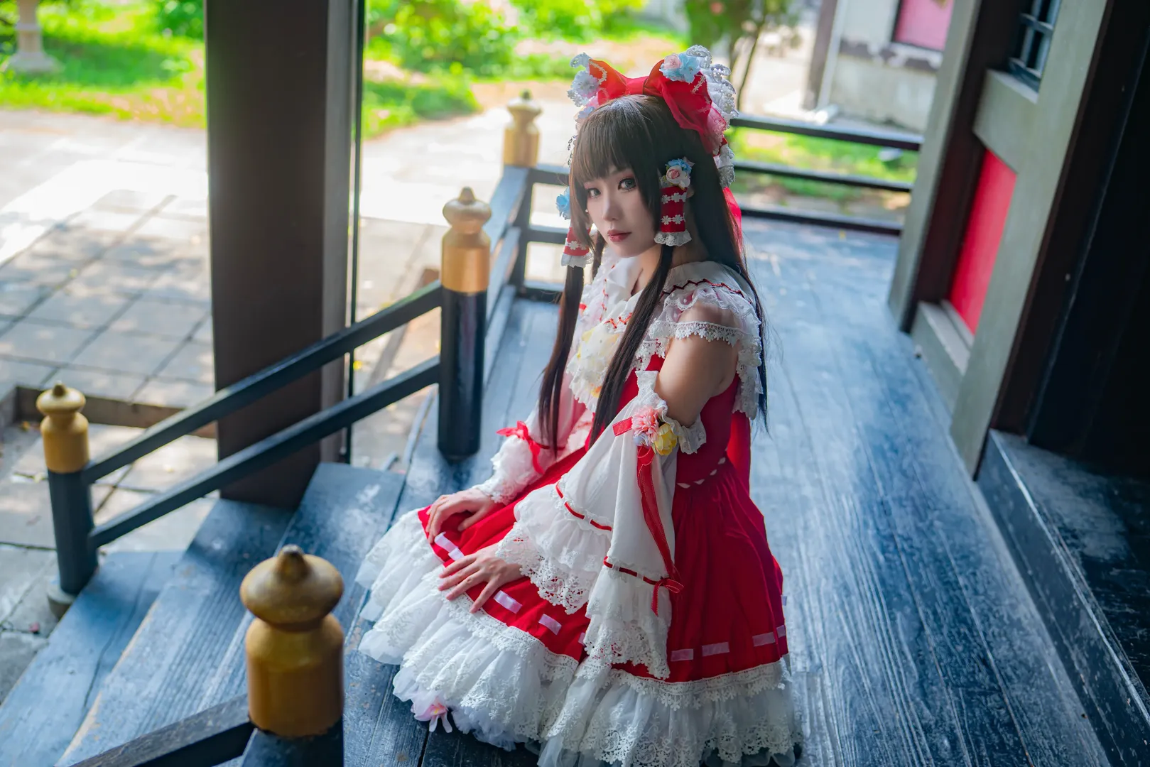 博丽灵梦cos, 东方Project, 夏日氛围, cosplay摄影, 和风巫女 - 第5张