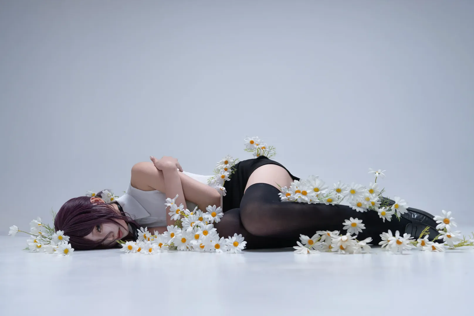 氛围感摄影, 蕾塞cos, 电锯人, 雏菊写真, 黑白极简穿搭