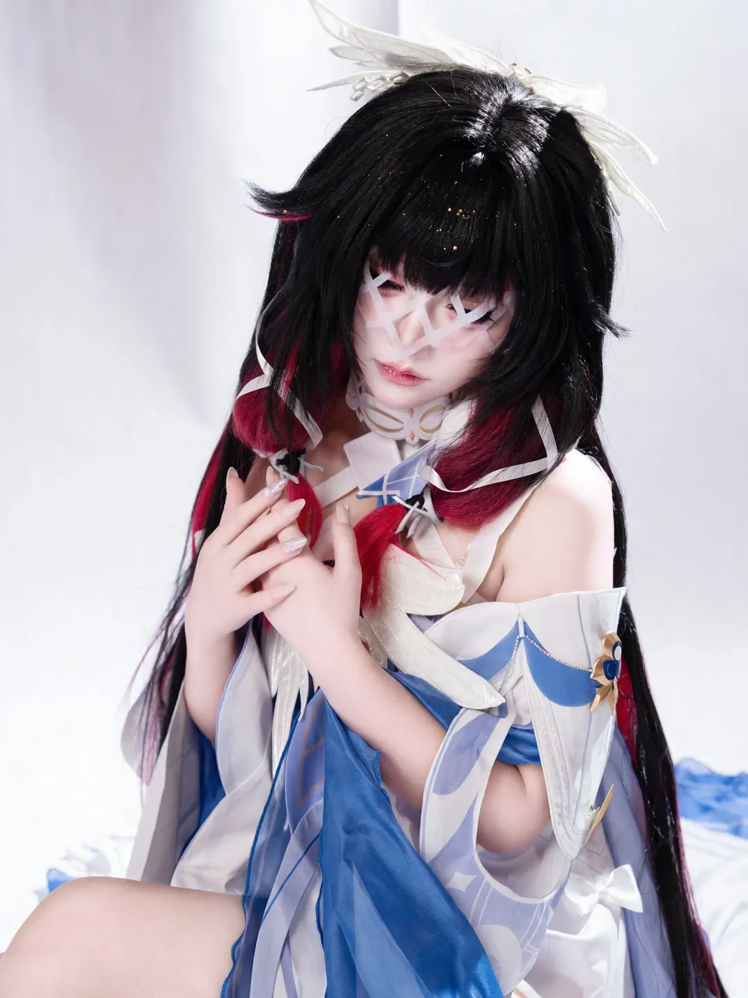 Genshin Impact, Columbina Cosplay, cosplay, Wig styling, White studio photoshoot