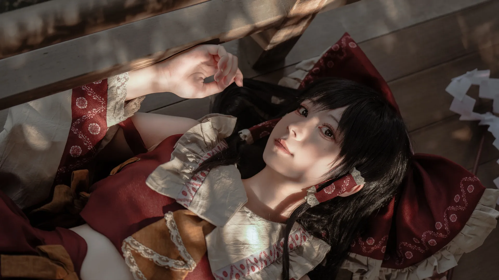 博麗霊夢コスプレ, 東方Project, レトロな映画のような雰囲気, 巫女服撮影, 柴又帝釈天 - 6枚目