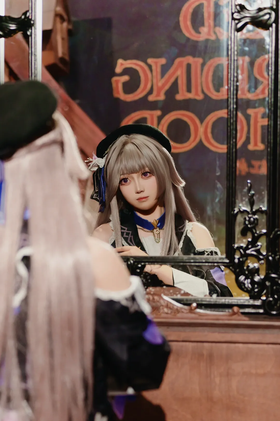 崩壊：スターレイル, ヘルタ コスプレ, コスプレ撮影, 大英図書館展, ミラーセルフィーポーズ - 4枚目