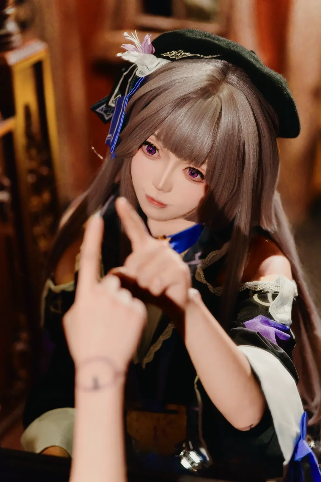 崩壊：スターレイル, ヘルタ コスプレ, コスプレ撮影, 大英図書館展, ミラーセルフィーポーズ - 8枚目