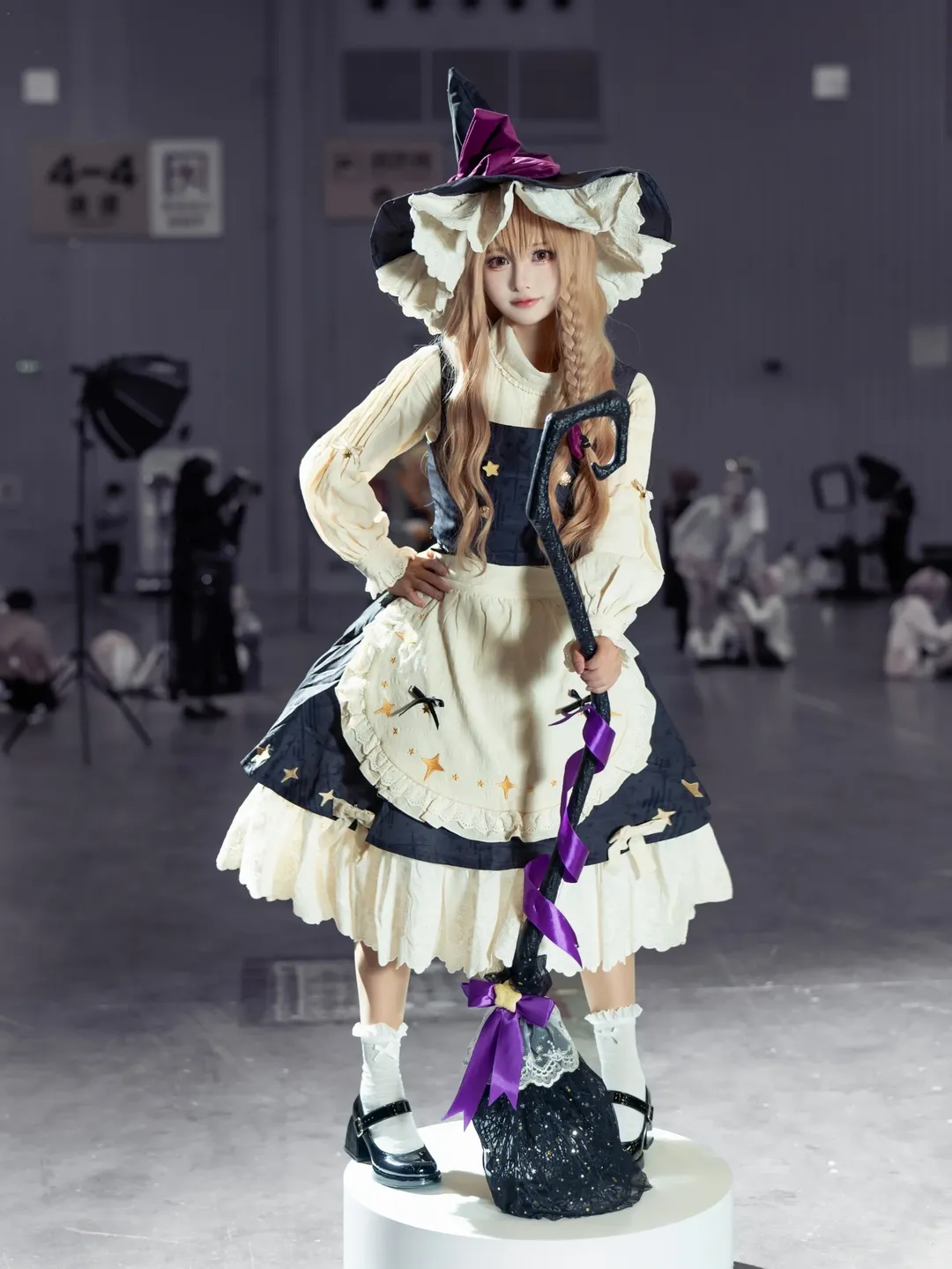 Touhou Project, Marisa cosplay, Convention photos, Cosplay convention photos, Witch costume - Image 1