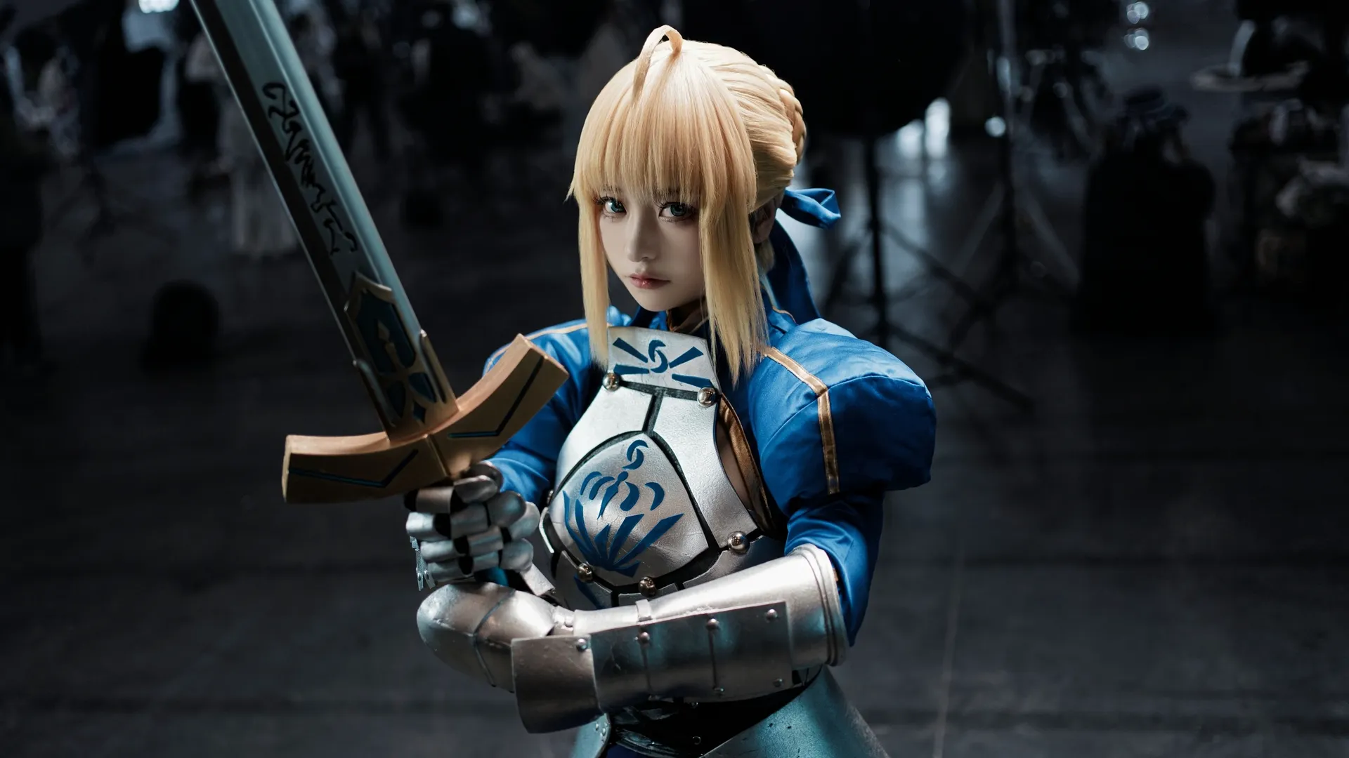 漫展返图, 阿尔托莉雅cos, Fate, cosplay摄影, 场照姿势 - 第5张