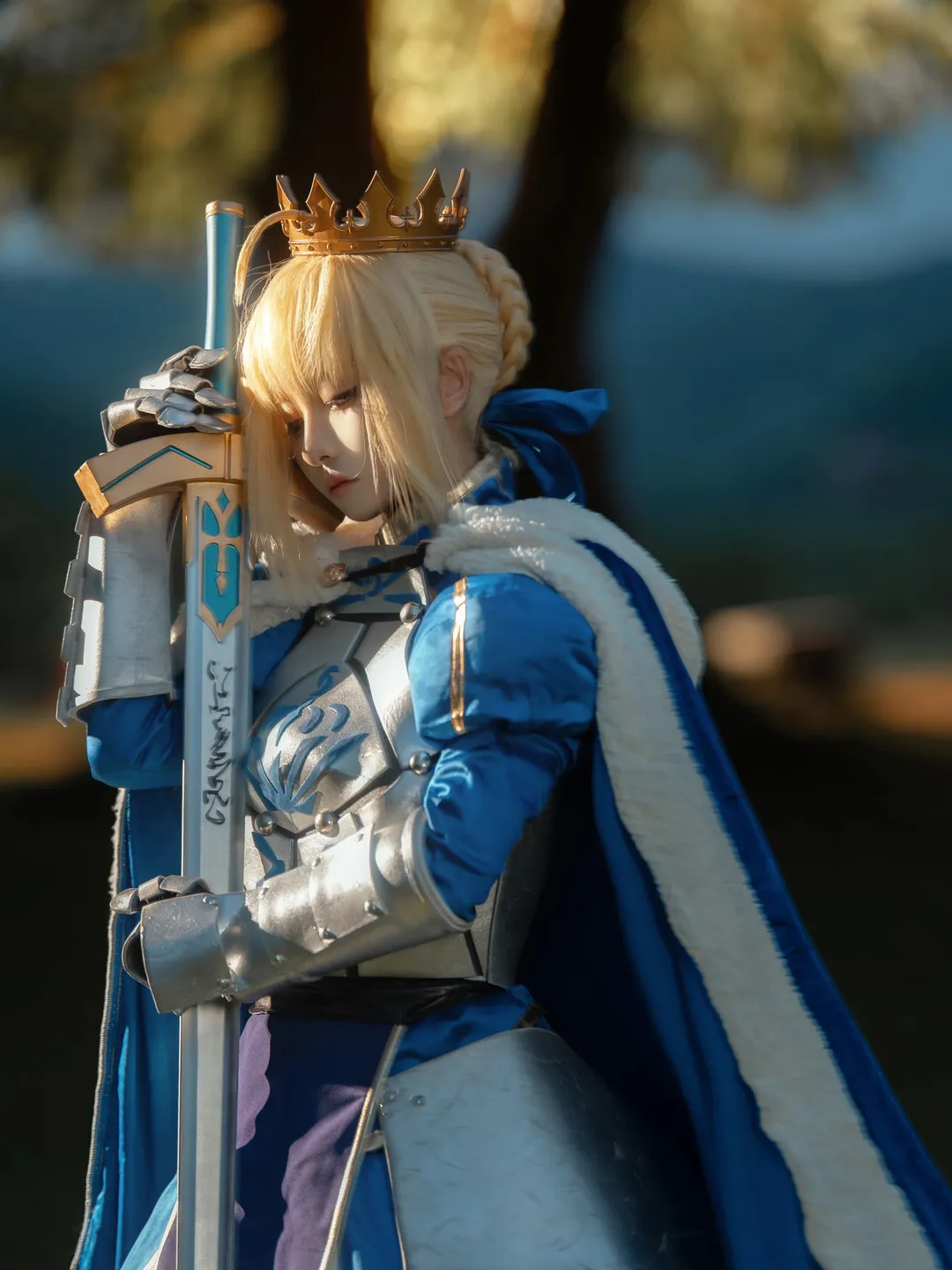 Fate/Grand Order, 阿尔托莉雅cos, cosplay摄影, 户外外景, 铠甲细节 - 第3张