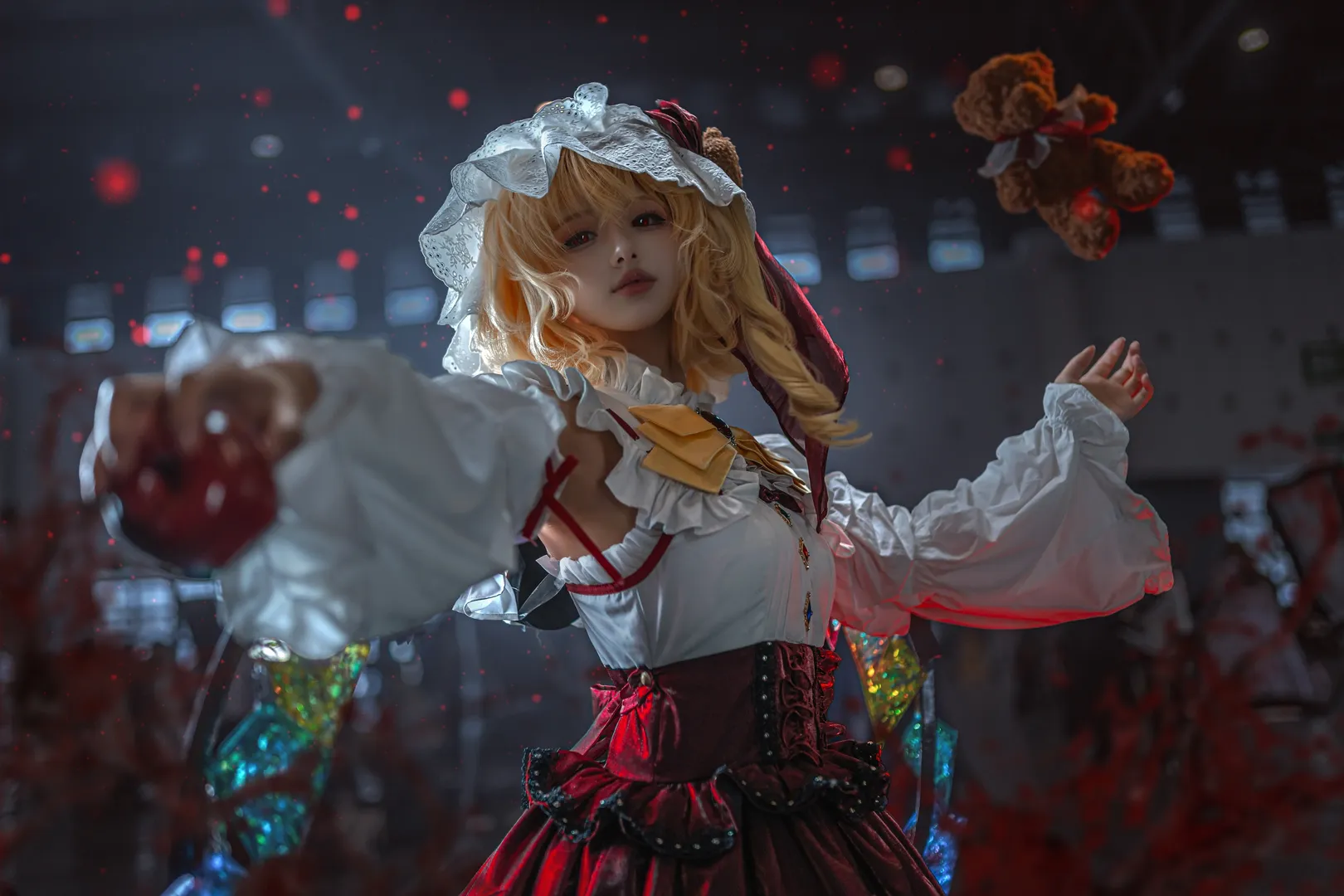 東方Project, イベント写真, コスプレ撮影, フランドール・スカーレットコスプレ, イベント撮影ポーズ参考 - 4枚目