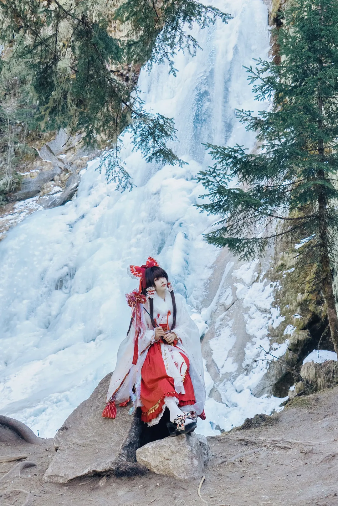 二次元摄影, 博丽灵梦cos, 东方project, 巫女装扮, 雪景外景 - 第5张