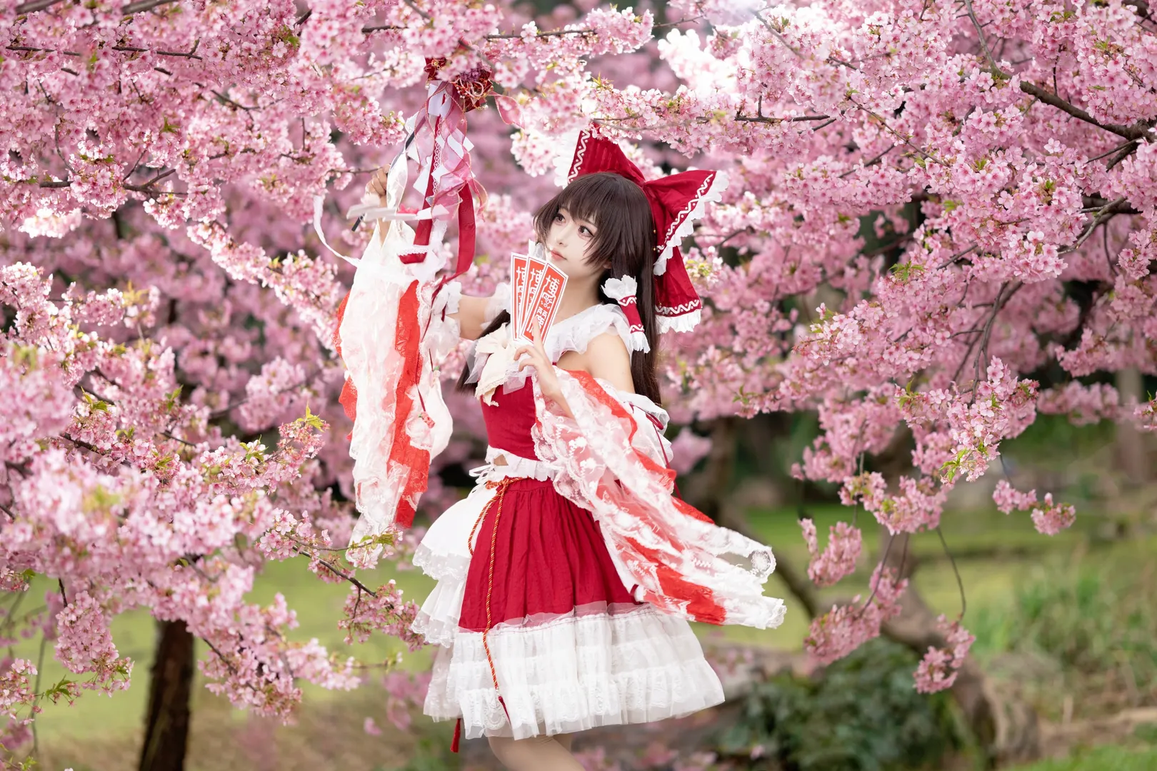 二次元摄影, 博丽灵梦cos, 东方project, 红白巫女, 樱花写真 - 第2张