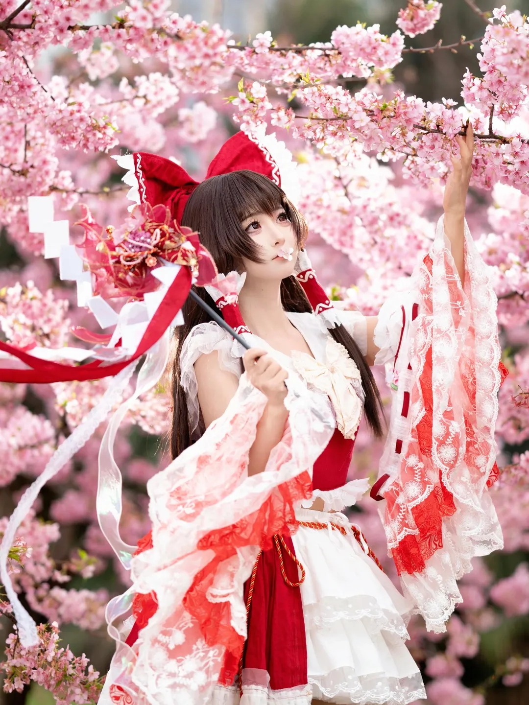 二次元摄影, 博丽灵梦cos, 东方project, 红白巫女, 樱花写真 - 第3张