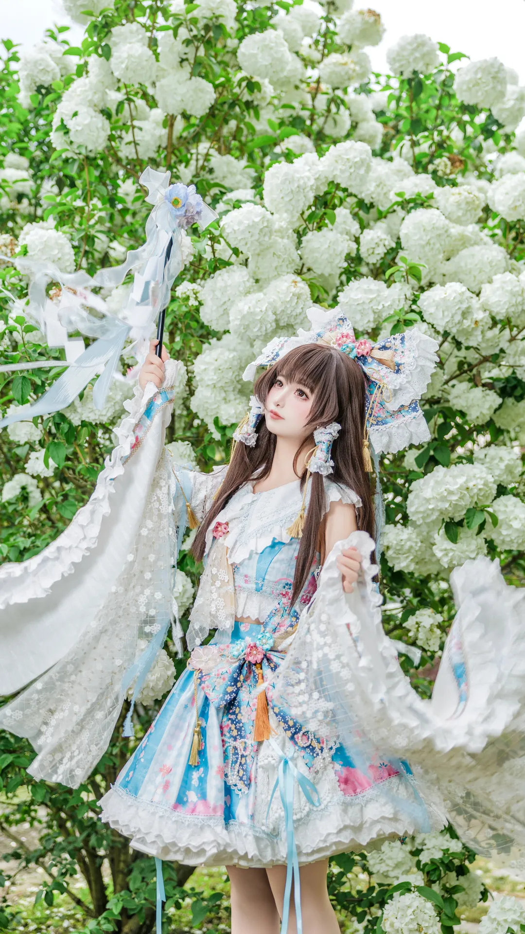 博丽灵梦cos, 东方Project, 青灵梦, cosplay摄影, 白色绣球花