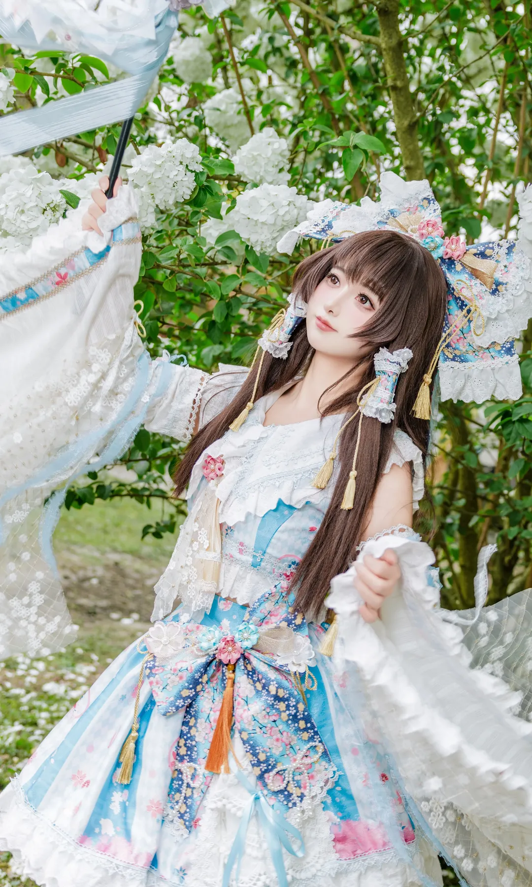 博丽灵梦cos, 东方Project, 青灵梦, cosplay摄影, 白色绣球花 - 第2张