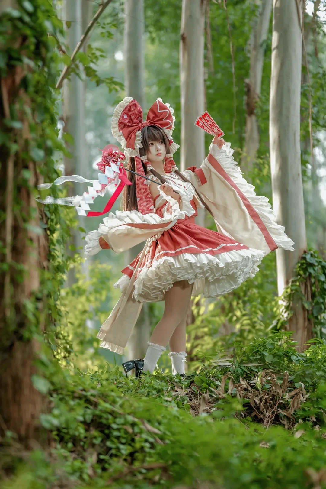 Anime-style photography, Reimu Hakurei Cosplay, Touhou Project, Cosplay pose reference, Official photoshoot - Image 6