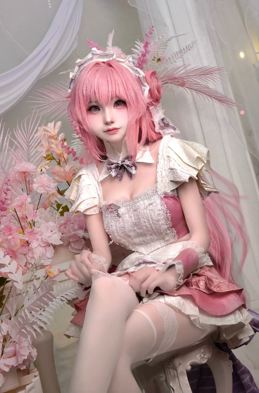 Anime-style photography, Goddess of Victory, Pink-themed cosplay, Dorothy cosplay, Christmas set