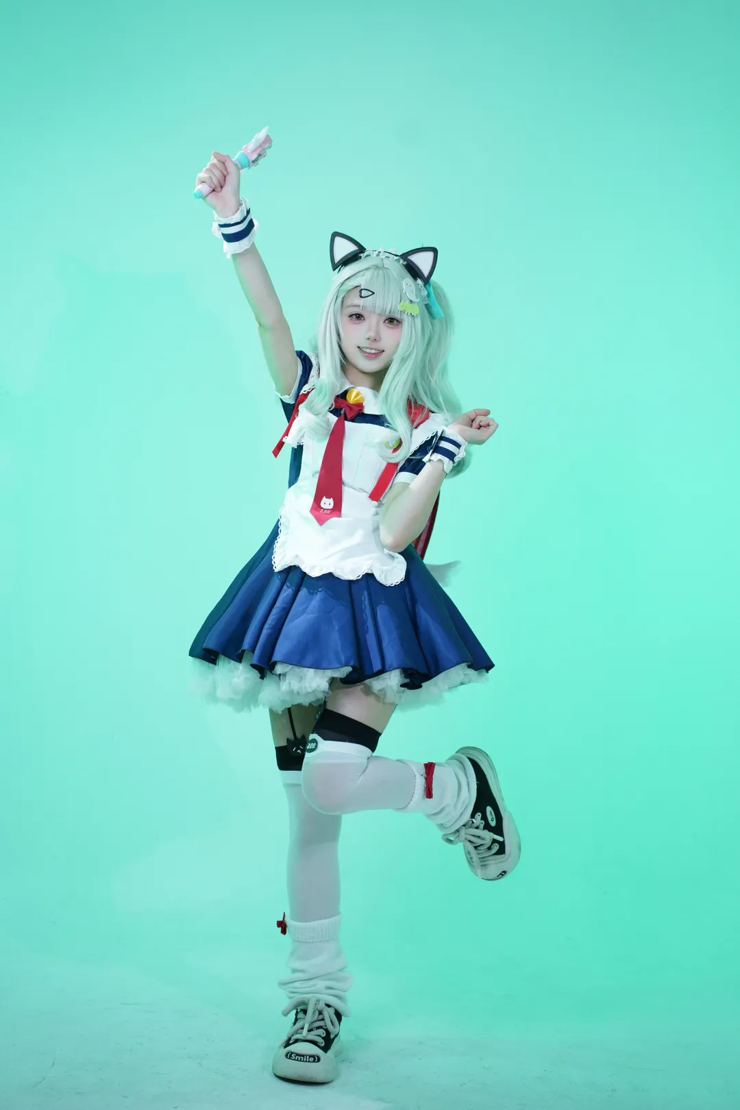 绝区零, 千夏cos, cosplay穿搭, 萌妹姿势, 扩音器道具 - 第10张